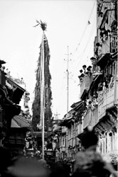 seto-machchhindranath-kathmandu-nepal-circa-1973_5626329705_o.jpg